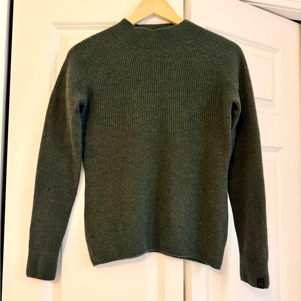North Outdoor Aurora merino wool mock neck sweater